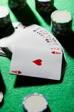 Dice game interface on editoro Android mobile app